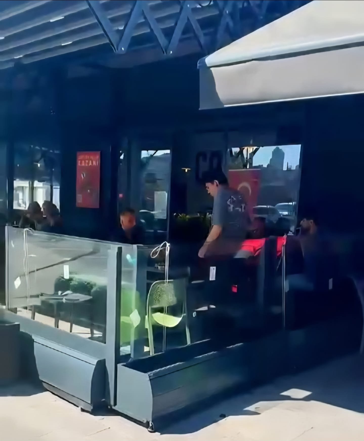 Belçika rüzgar kırıcı cam tamamlanmış proje