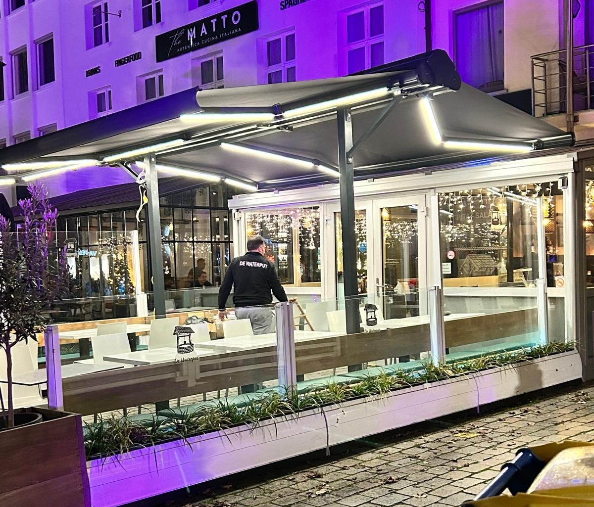 Windbreak Glass with Seating Area and Planter - Prices 2026